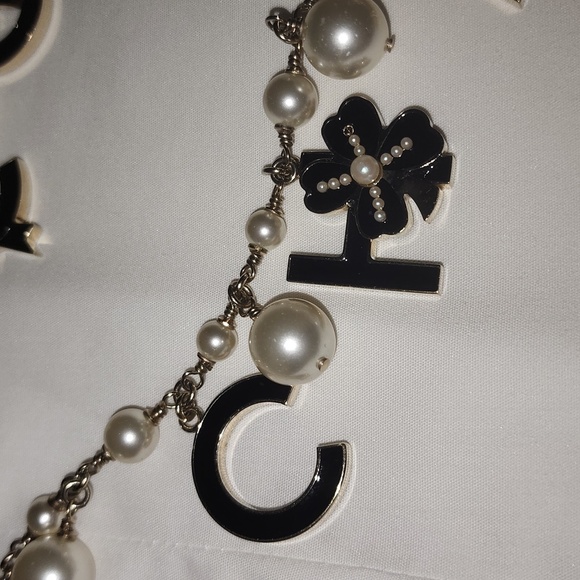 Chanel Coco Charm Pearl Belt Necklace - Picture 10 of 15